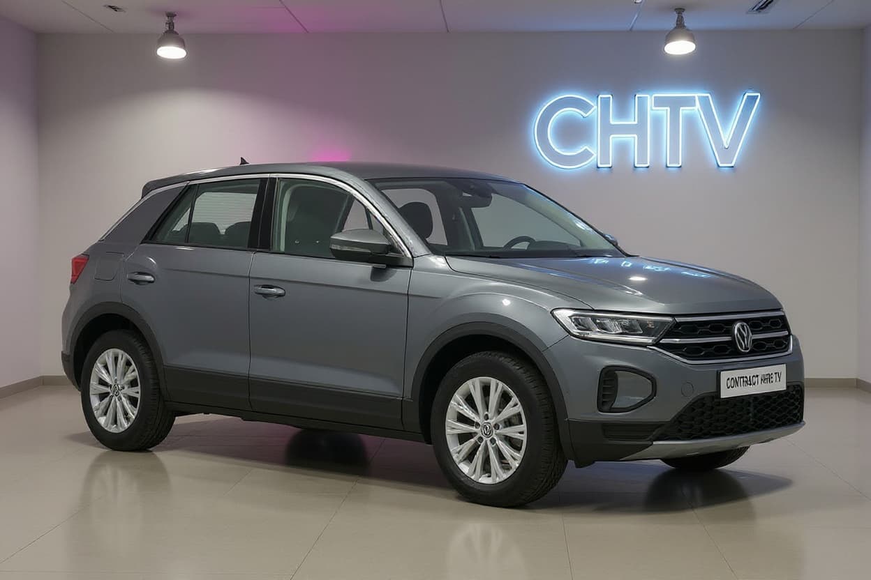 Volkswagen T-Roc Hatchback, front right view