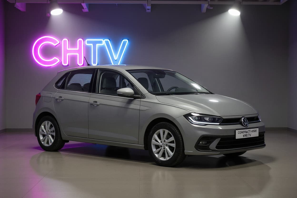 Volkswagen Polo Hatchback, front right view